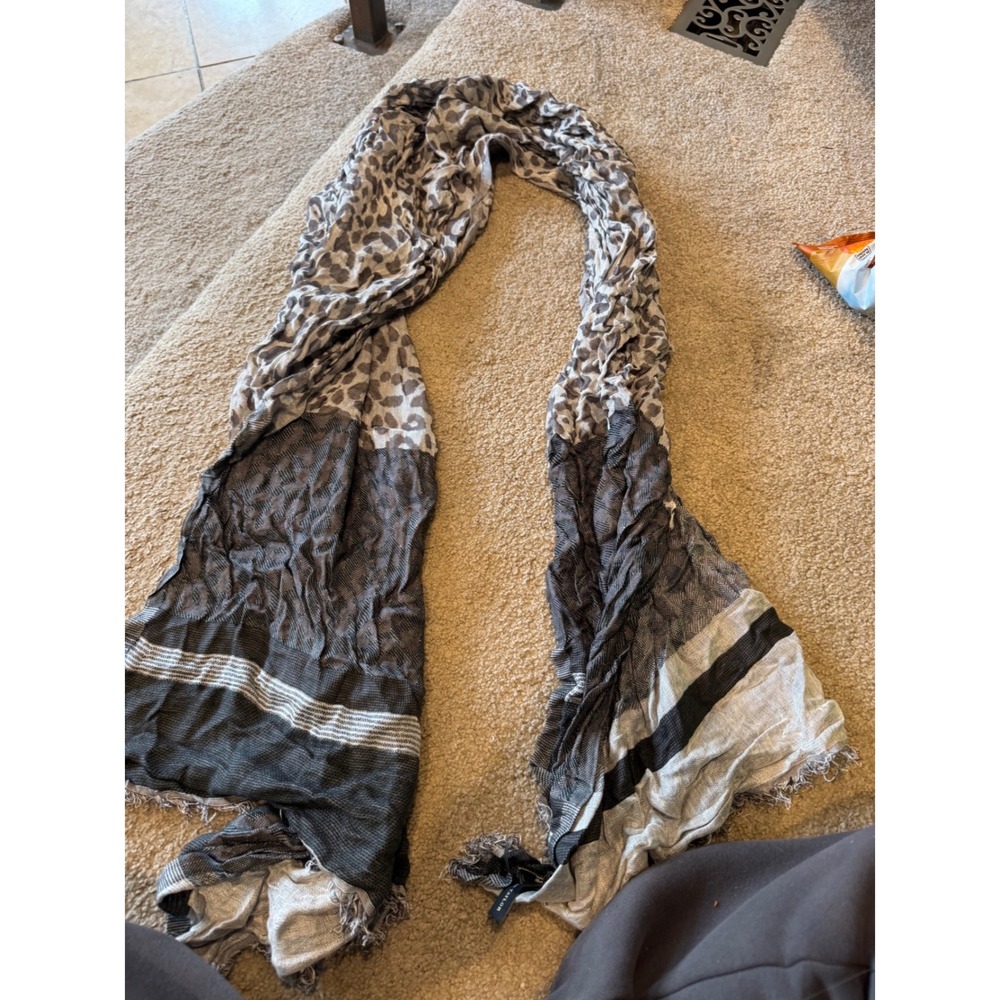 Ann Taylor Scarf Womens Gray Black Animal Print Striped Lightweight Fringed Long